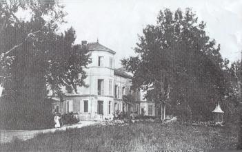 Le Castel des Arènes