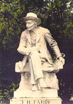 Statue de Jean-Henri Fabre